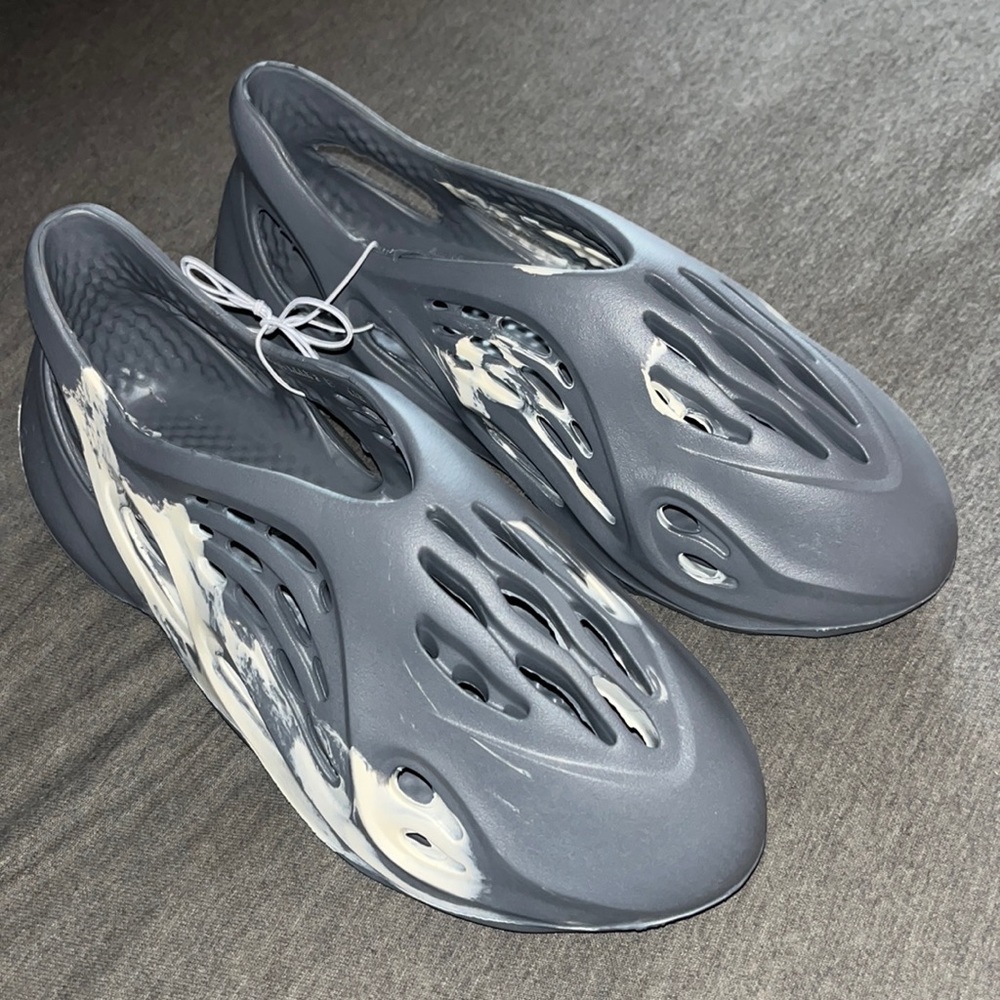 Foam Runner Dupes- Grey and white